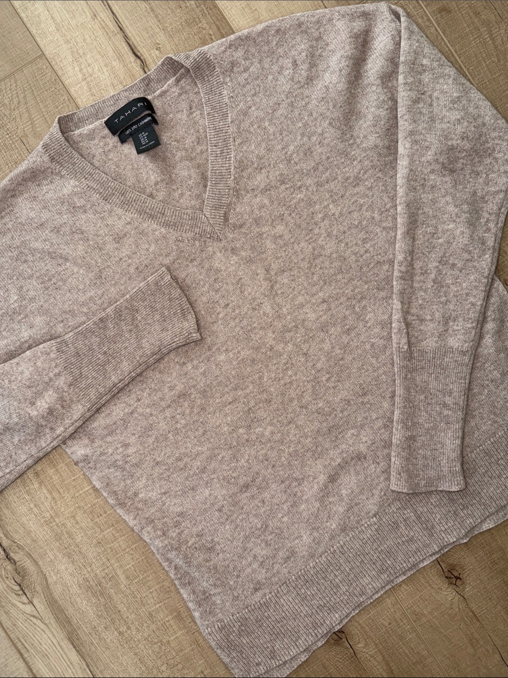 Tahari Women’s 2-ply Cashmere V Neck Sweater- MED